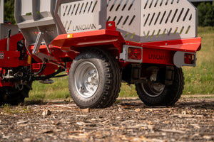 Lancman XTRA 21 Horizontalspalter auf Fahrwerk
