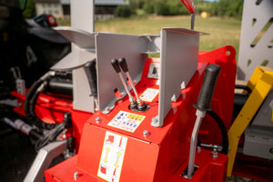 Lancman XTRA 21 Horizontalspalter auf Fahrwerk