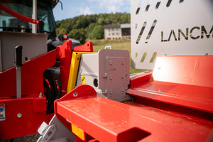 Lancman XTRA 21 Horizontalspalter auf Fahrwerk