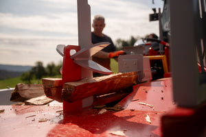 Lancman XTRA 21 Horizontalspalter auf Fahrwerk